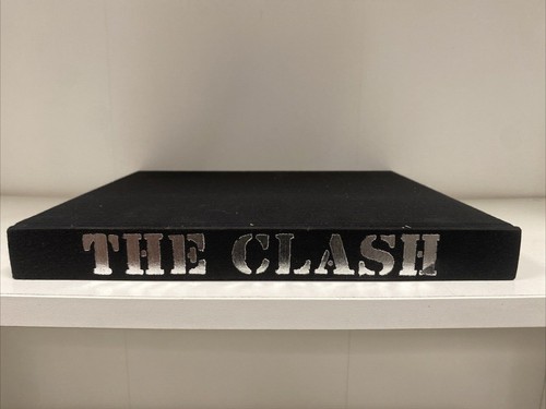 The clash buch - the, neu